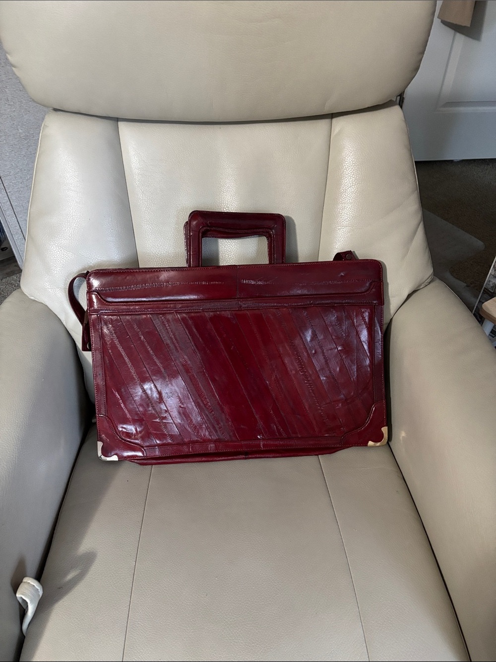 Men's Burgundy Leather Briefcase - Classic Professional Bag